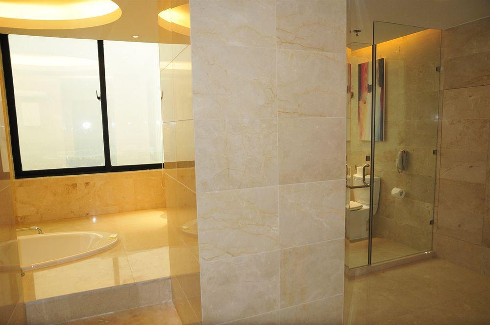 Four Points By Sheraton Taicang Extérieur photo